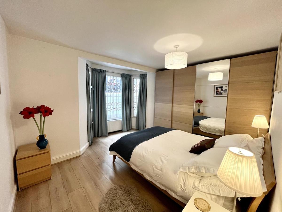 Cosy 1 Bdr In Notting Hill With Patio Londra